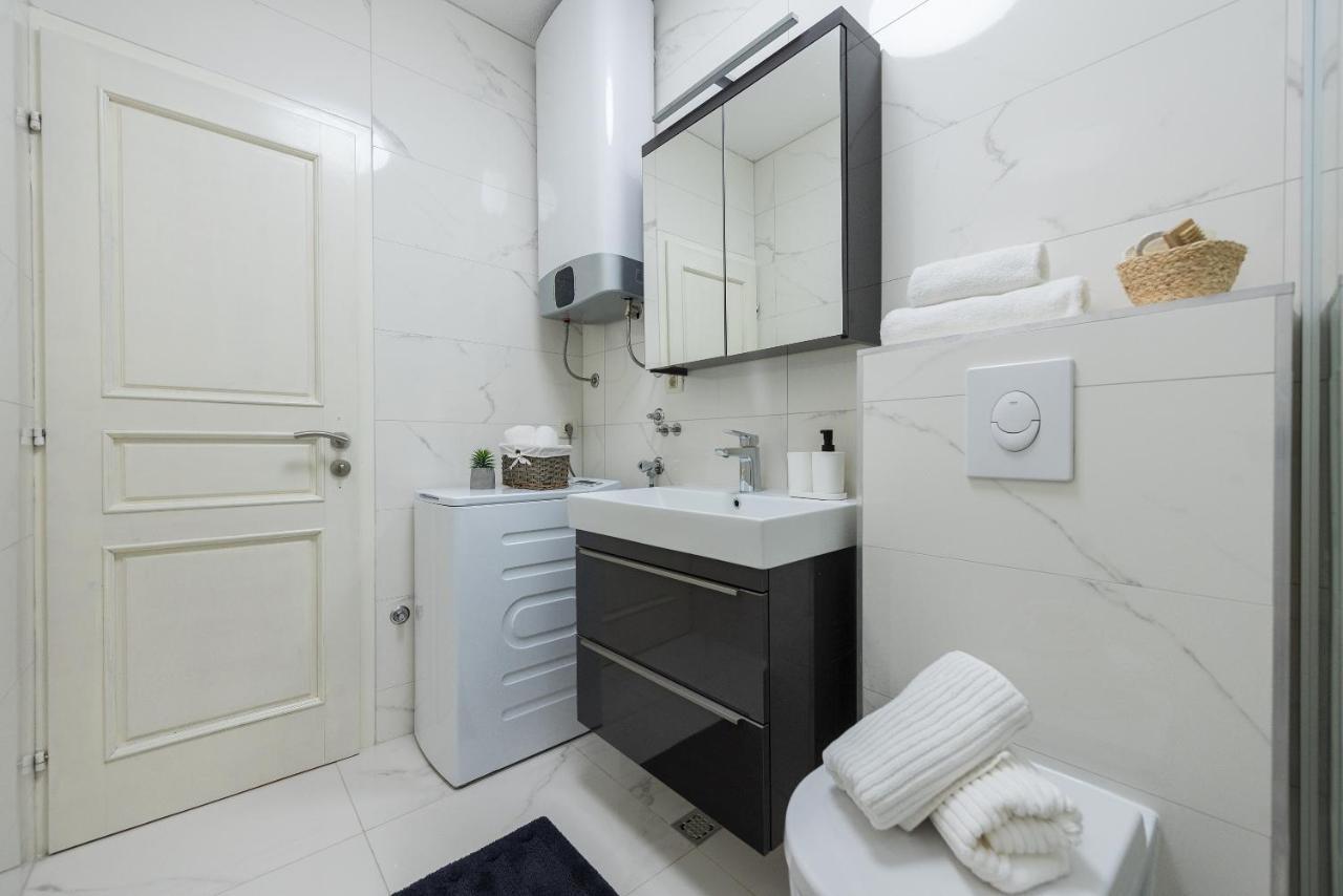 Apartment Sole Mio -Sea View Makarska Kültér fotó